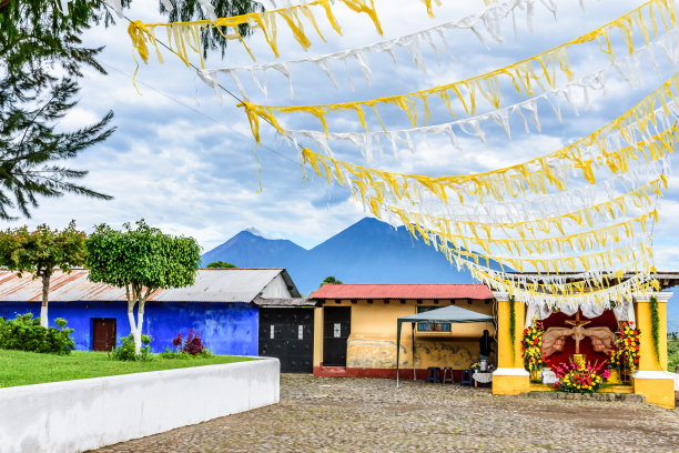 Fuego和Acatenango volcanoes，危地马拉圣胡安del Obispo图片下载