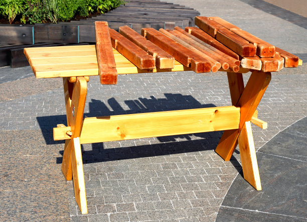 木制折叠桌图片下载