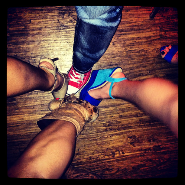 《单身女郎》图片下载