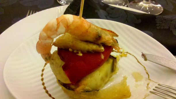 虾和小胡瓜图片下载