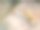 挖掘机正在用自卸卡车装载被毁建筑的残骸。航拍照片图片下载