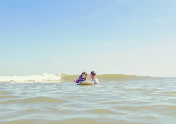 冲浪的乐趣图片下载