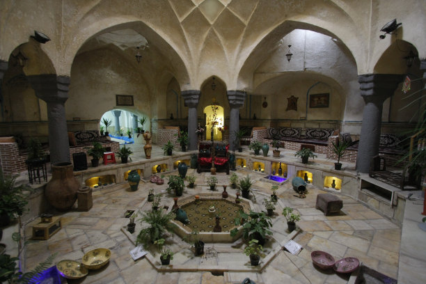 伊朗加兹温传统茶馆内部图片下载