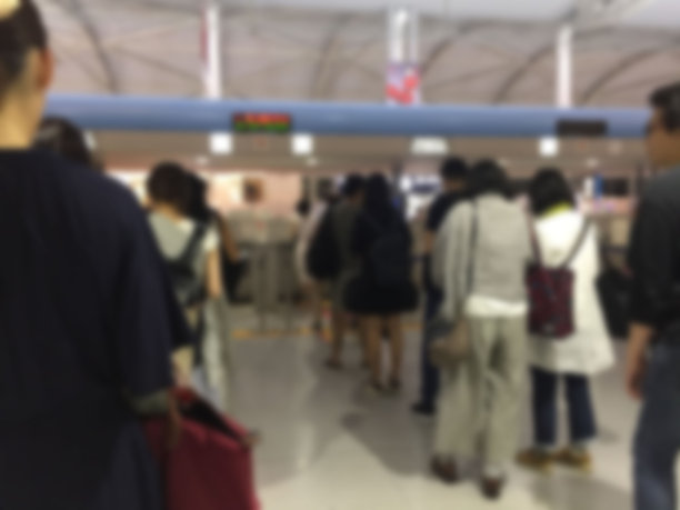 机场移民管制模糊图像图片下载