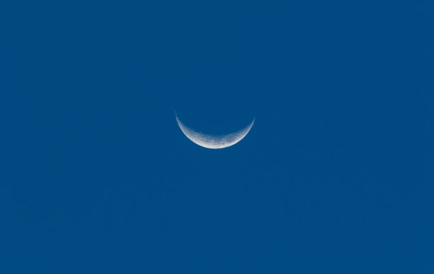 新月 - 卢阿新月图片下载