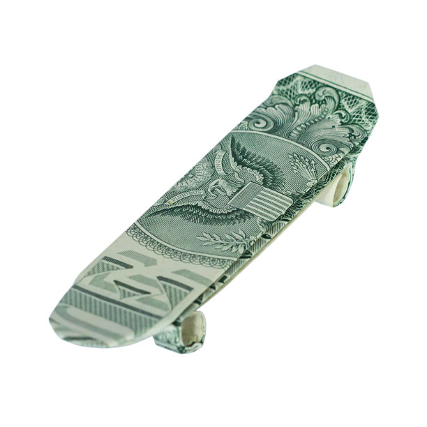 钱折纸滑板与真正的一美元孤立在白色背景图片下载