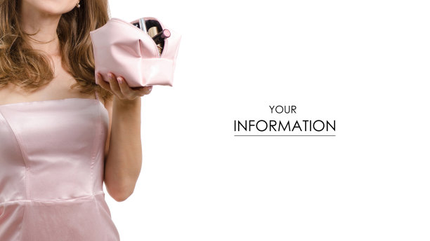 年轻女子与化妆包在手模式图片下载