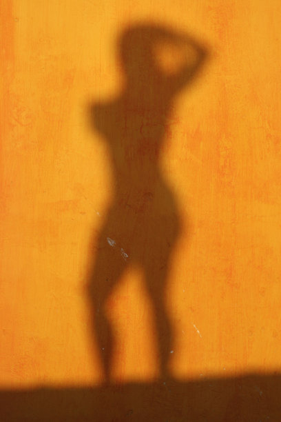 卡塔赫纳日落时的阴影自拍图片下载