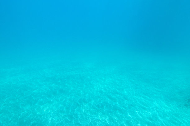 沙底和蓝色的海水圣巴巴拉，海峡群岛，加利福尼亚图片下载