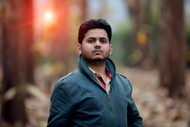 大自然中的人图片下载