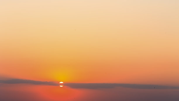 太阳在一条云上图片下载