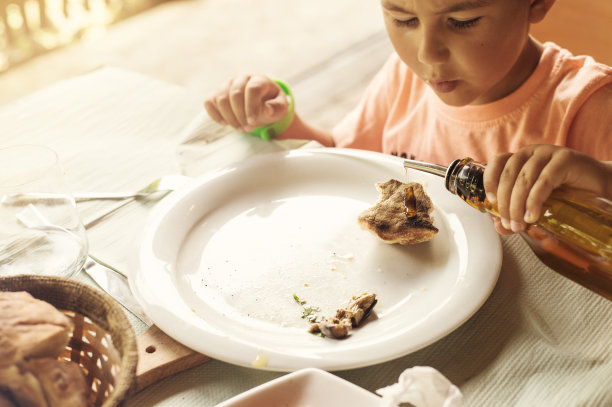 农场风味的乡村午餐，传统的阿尔巴尼亚菜图片下载