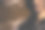 年轻男子的肖像留着胡子，穿着衬衫，有树的影子图片下载