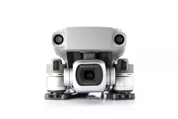 DJI Mavic 2 Pro Drone配备1英寸CMOS传感器和Hasselblad 2000万像素摄像头图片下载