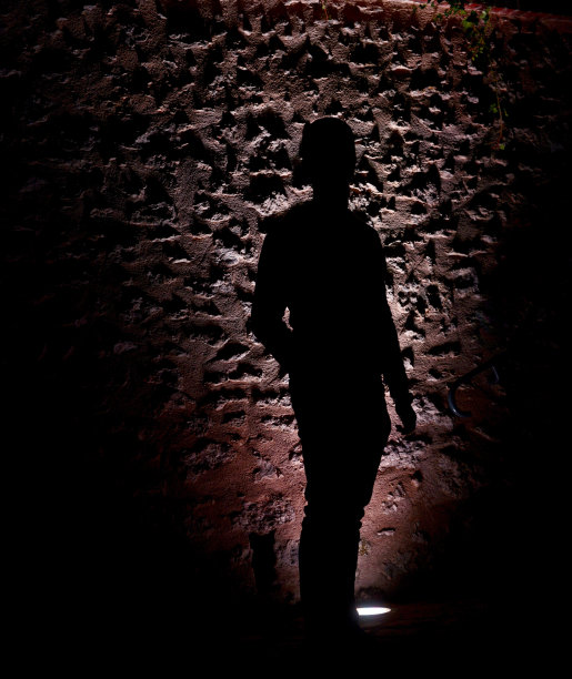 夜晚的影子图片下载