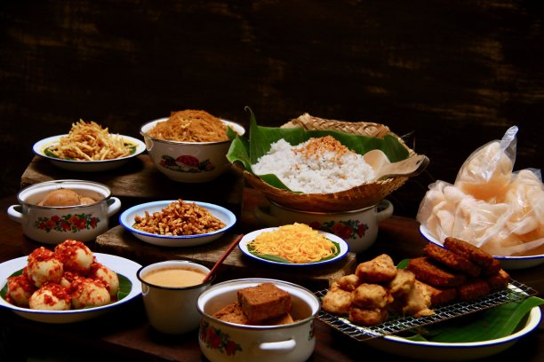 雅加达贝塔维的传统街头小吃素材图片