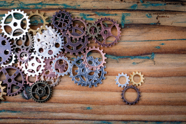 齿轮在不同的尺寸和颜色图片下载