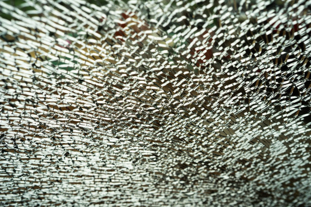 破碎的玻璃图片下载