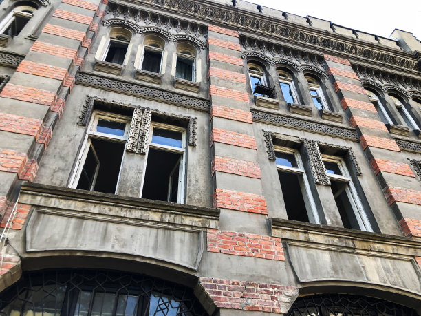 格鲁吉亚第比利斯老城的传统房屋立面。图片下载