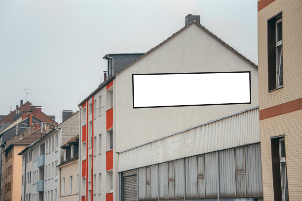 建筑正面的空白广告牌图片下载