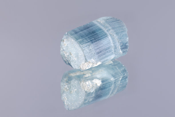 巴西蓝宝石反射图片下载