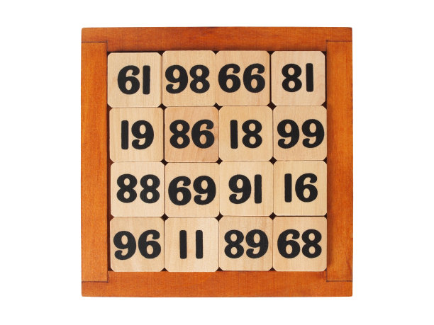 白色的木制游戏图片下载