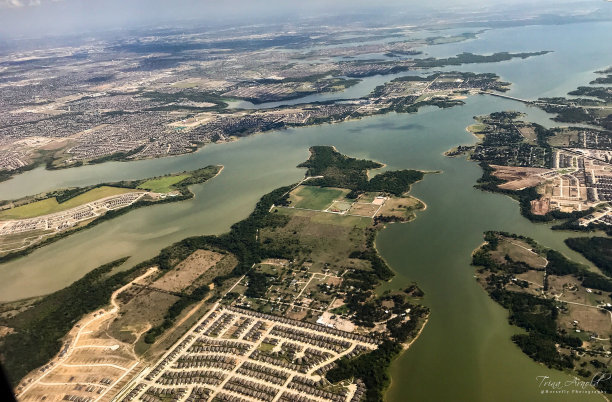 湖的鸟瞰图图片下载