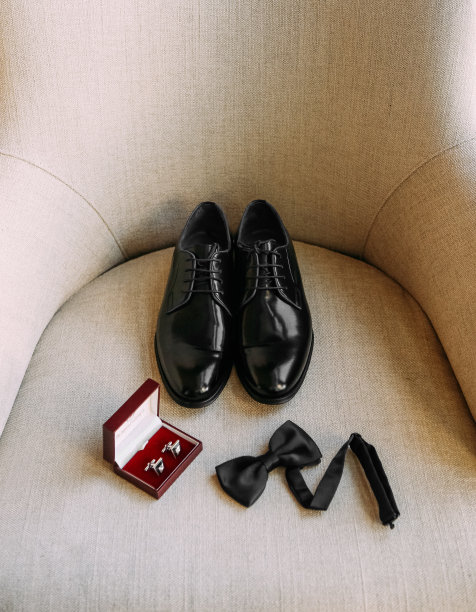 豪华男士配饰鞋、袖扣、蝴蝶结、躺椅图片下载