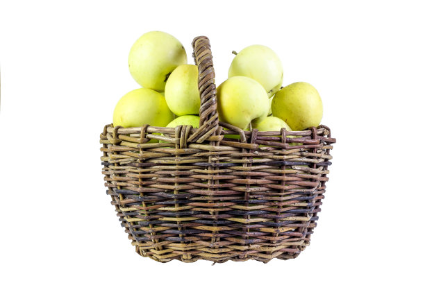 多汁的苹果在篮子里，孤立的白色图片下载