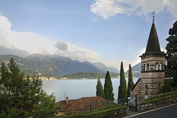 Cadenabbia的扬升教堂。伦巴第。意大利图片下载