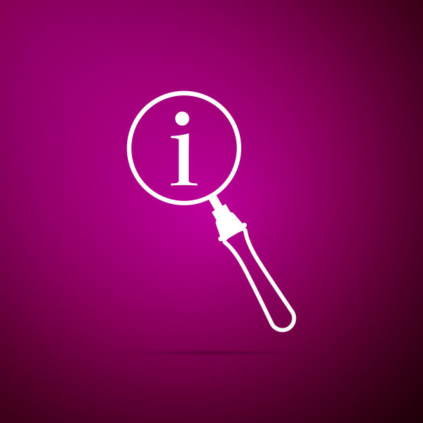 放大镜和信息图标孤立在紫色背景上。用信息符号搜索。平面设计。矢量图图片下载