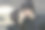 幸福的年轻情侣在户外接吻图片下载