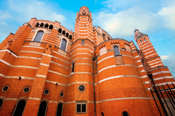 英国伦敦的威斯敏斯特大教堂或主耶稣基督的宝血大教堂图片下载