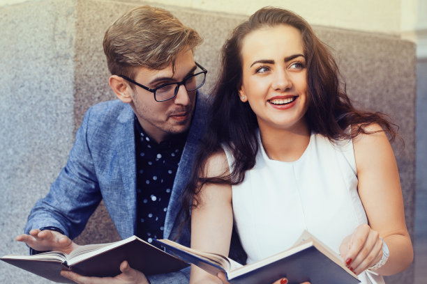 读书是一件很有趣的事图片下载