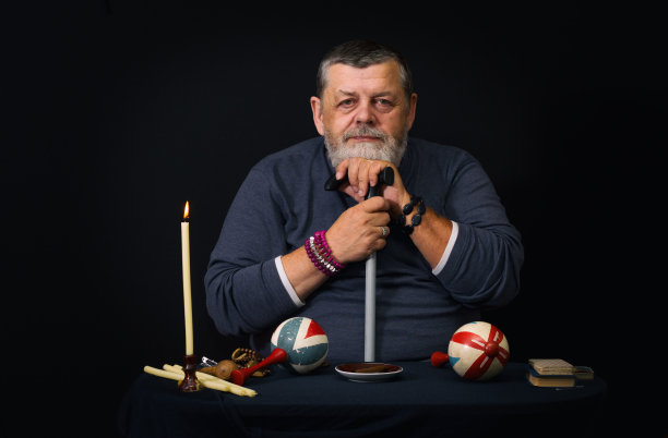 年长男人的肖像-预言家图片下载