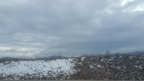 冬季山地公路视图图片下载