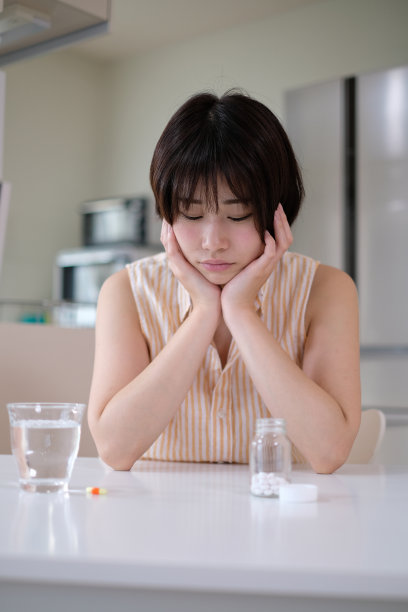 女人感冒了图片下载