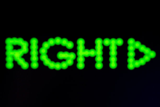 绿色的箭头指向右边图片下载