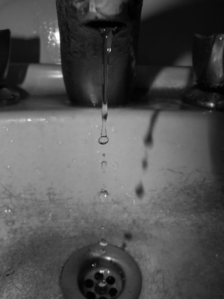 冰冻的水图片下载