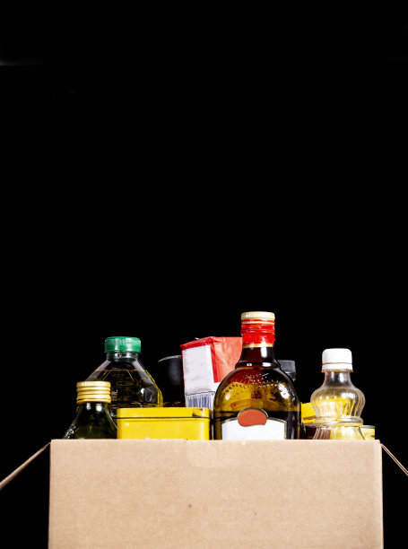 装满烹饪原料的盒子图片下载