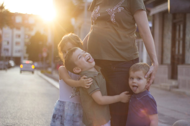 和这些家伙玩得开心图片下载