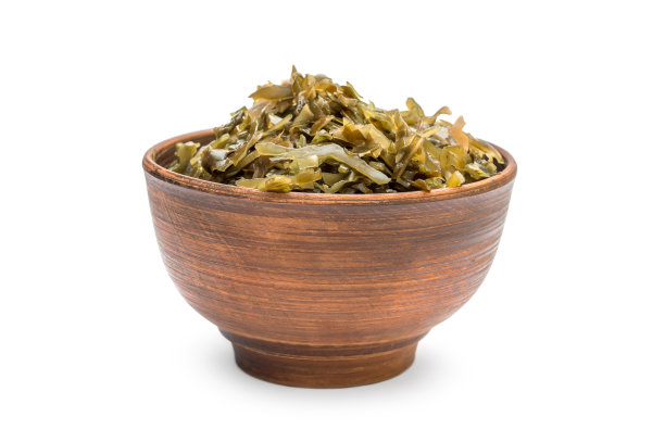 碗上有白色的海草。关闭了。图片下载