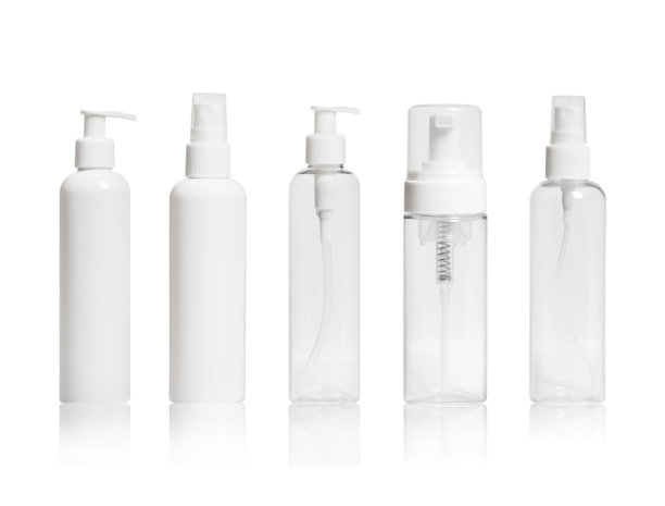 一套空白化妆品瓶特写在白色的背景图片下载