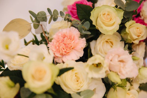 餐厅婚礼上的花卉装饰微距照片图片下载