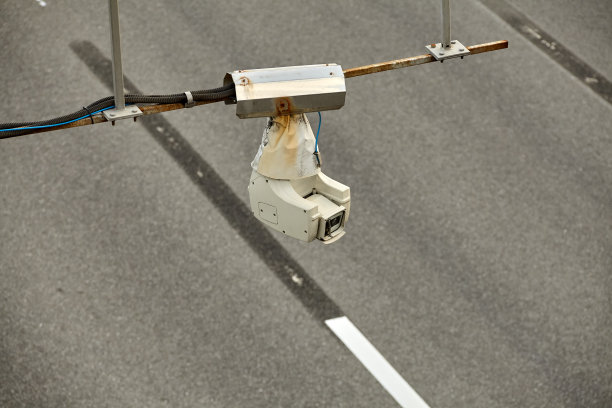 路上有监控摄像头，白天。图片下载