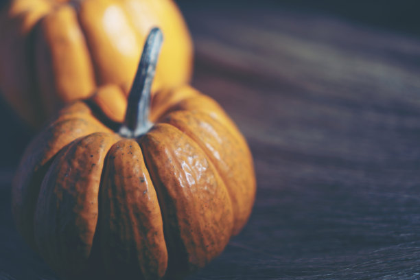 万圣节概念图片与南瓜，复古滤镜图像图片下载