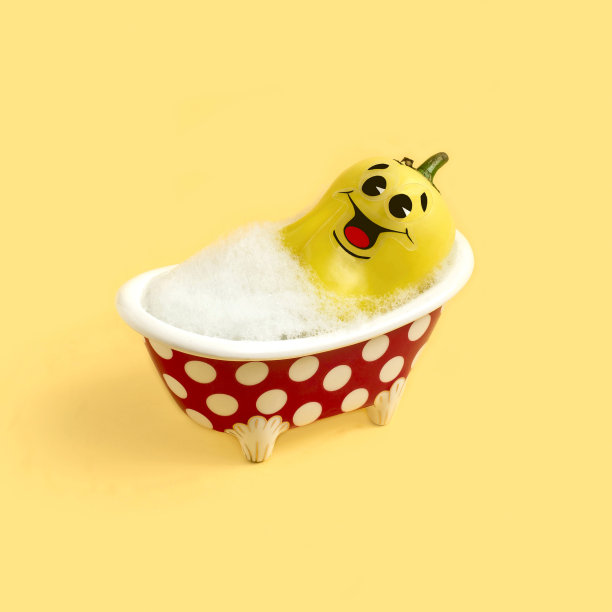 浴用胡椒粉和肥皂泡沫。卫生的概念图片下载