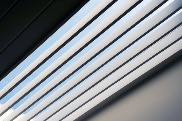 天窗的对角线视图图片下载