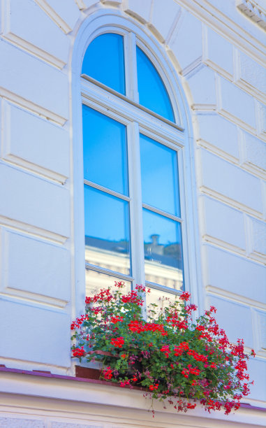 卡罗维法利镇的花窗图片下载