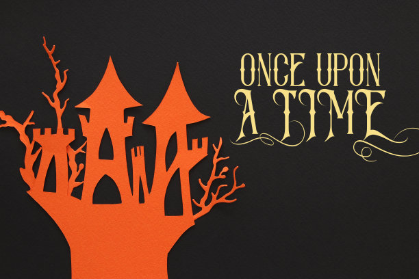 城堡在黑色的纸背景。图片下载